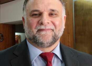 Álvaro Madureira confirma candidatura contra João Costa