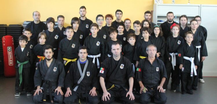 Estágio técnico junta 30 praticantes de defesa pessoal marcial em Leiria