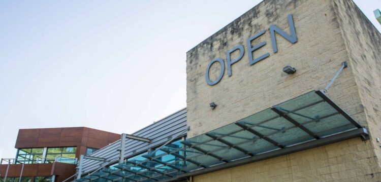 OPEN recebe laboratório de hardware da NOS