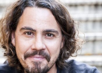 Tiago Salazar | Psicólogo e padre confessor aos comandos de um tuk-tuk