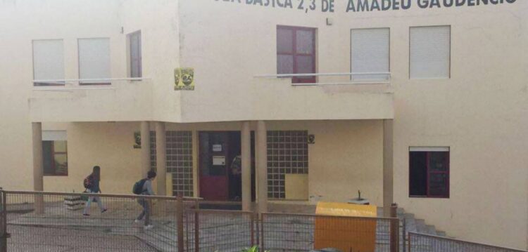 Actualização: Escola da Nazaré encerrada devido a tiroteio