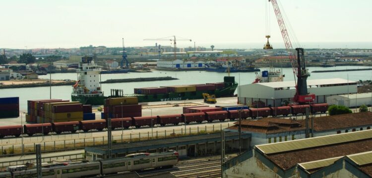 Exportações subiram quase 12% em Novembro