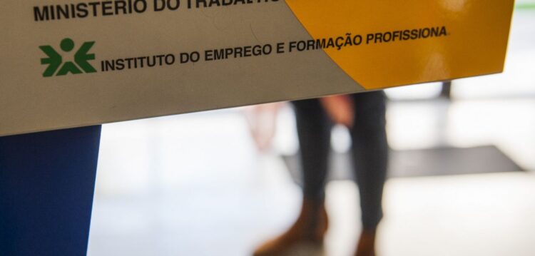 Taxa de desemprego baixou em Dezembro