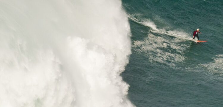 Circuito mundial de ondas gigantes chega à Nazaré no próximo sábado