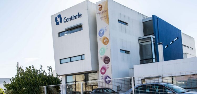 Formação de alunos e empresários com cunho do Centimfe
