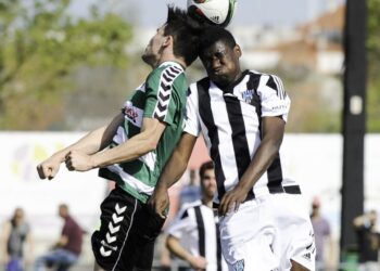 Futebol: Marinhense pondera avançar com equipa B