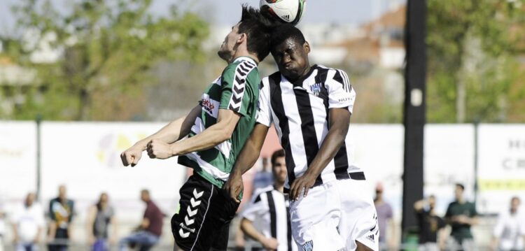 Futebol: Marinhense pondera avançar com equipa B