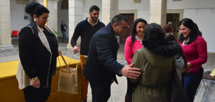 Ciganos de Pombal oferecem cabazes a 20 famílias carenciadas