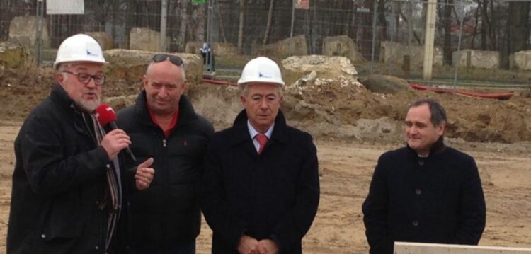 Empresários da região inauguram “maior centro comercial” de produtos portugueses em França