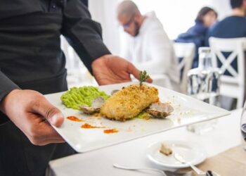 Hoje o almoço é na escola, com os chefs de amanhã
