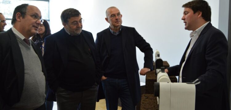 Máquina de café de baixo custo apresenta-se à Marinha Grande