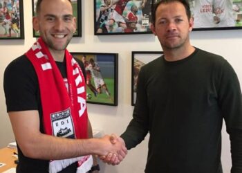 Mika de regresso à União de Leiria