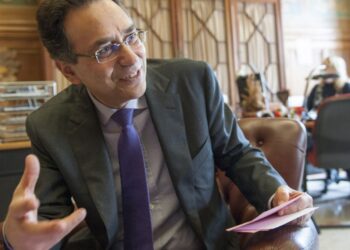 Porfírio Silva: “Estamos a aproximar-nos mais dos robôs do que eles de nós”
