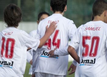Estrelas do amanhã jogam à bola em Leiria