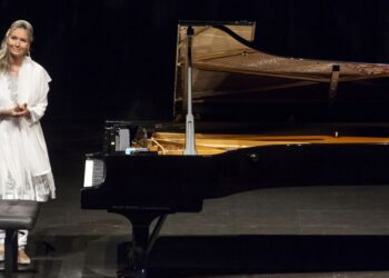 Pianista de Bocelli dá concerto na prisão (com vídeo)