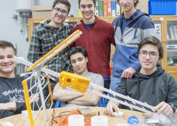 Satélite de alunos de Leiria vai confirmar que há vida na… Terra