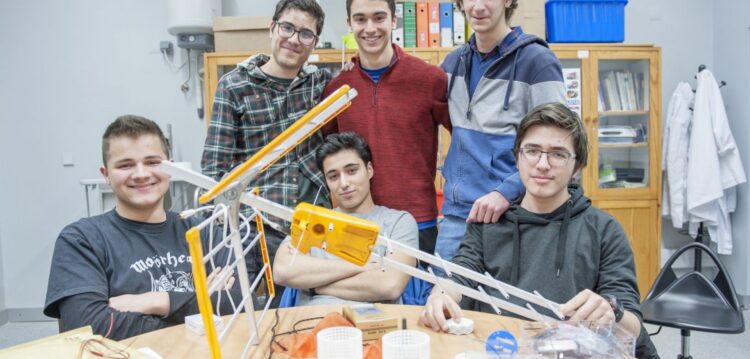 Satélite de alunos de Leiria vai confirmar que há vida na… Terra