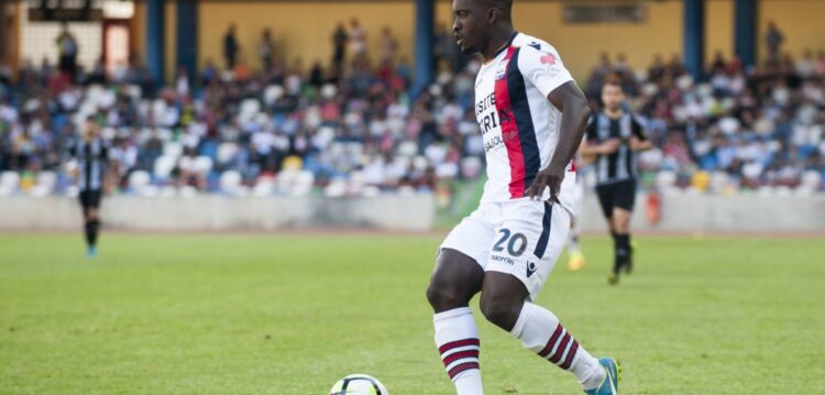 Caminhada leiriense no playoff começa com vitória