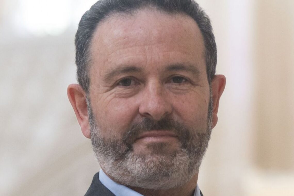 Repitam comigo: pai, pátria, património….