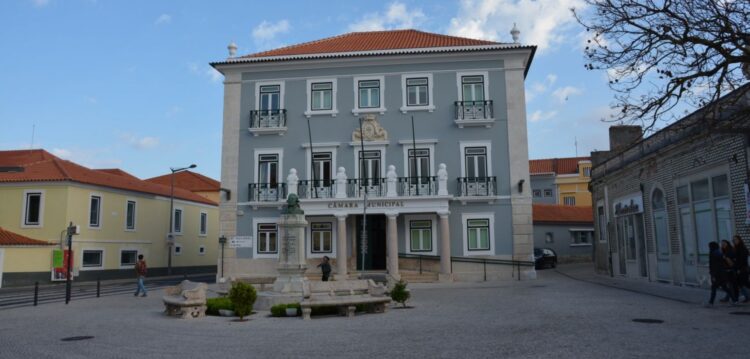 Câmara da Marinha Grande confirma buscas relacionadas com concurso público
