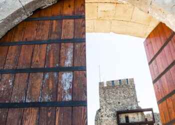 Castelos de Porto de Mós e Pombal mais acessíveis