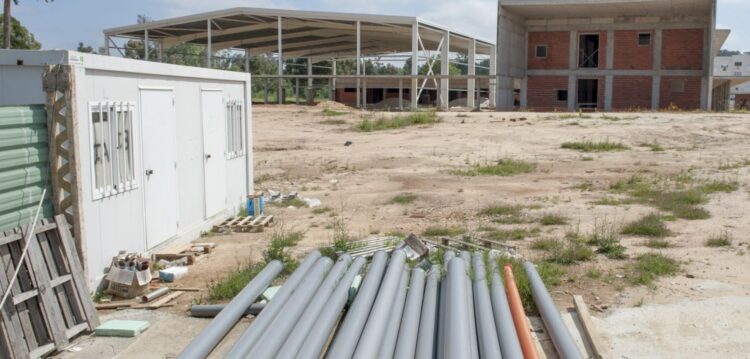 Crianças dos Marrazes vão esperar mais um ano pelo centro escolar