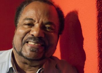 Entrevista | Bonga: “A pior coisa que pode haver é a gente ser assimilado à cultura do outro”