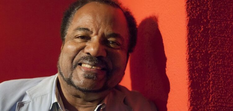 Entrevista | Bonga: “A pior coisa que pode haver é a gente ser assimilado à cultura do outro”