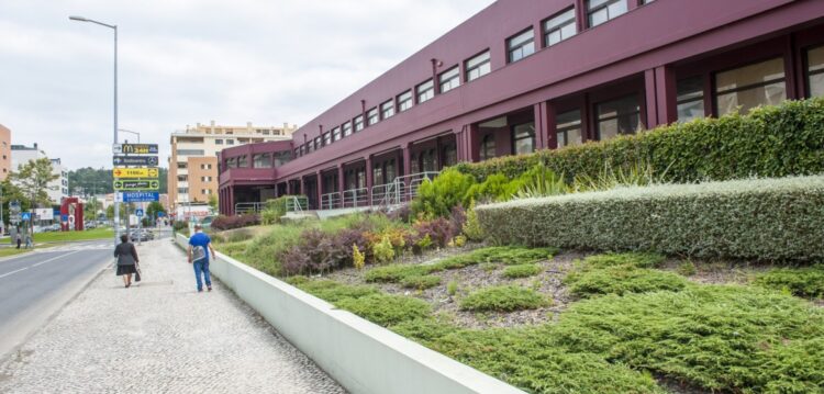 Câmara de Leiria compra edifício da Caixa Agrícola por 1,6 milhões