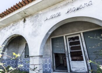 Edifício encomendado por Tomé Feteira a Korrodi em morte lenta