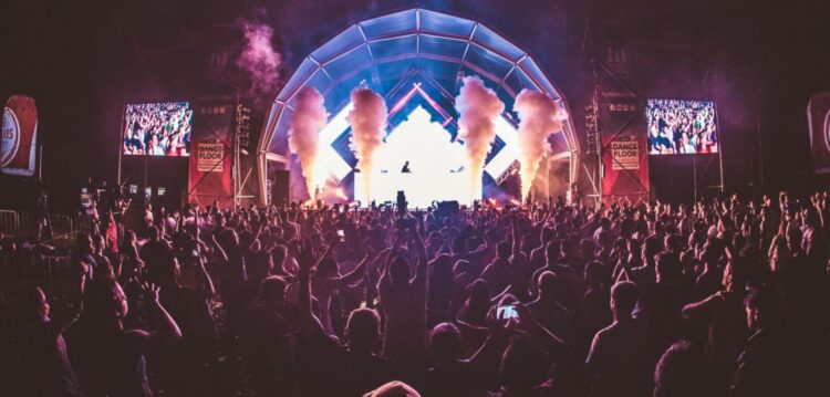 Leiria Dancefloor anima estádio Magalhães Pessoa