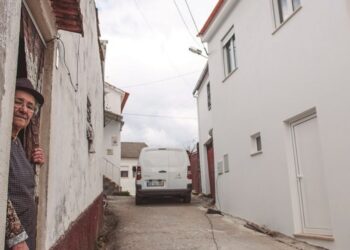 MP abre inquérito sobre alegadas irregularidades na reconstrução de casas em Pedrógão Grande
