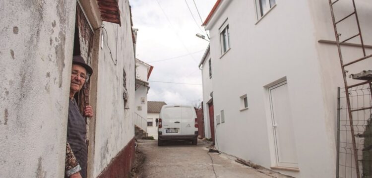 MP abre inquérito sobre alegadas irregularidades na reconstrução de casas em Pedrógão Grande