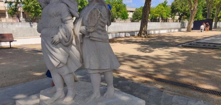 Eram quatro mulheres no parque do avião, um carro bateu-lhes e ficaram três (com fotogaleria)
