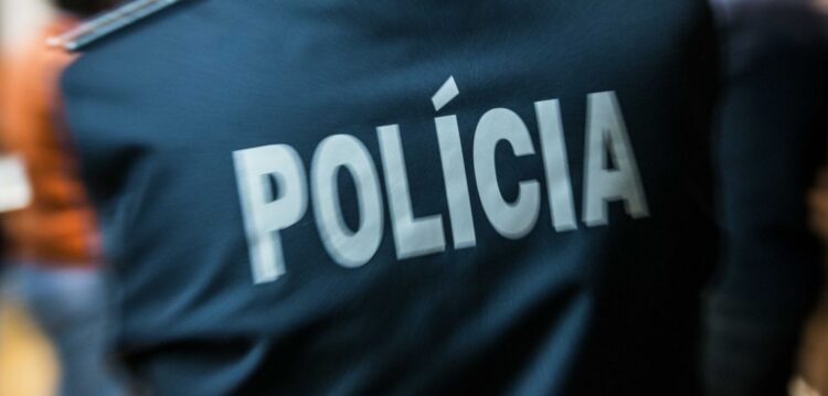 Jovens detidos por roubos com arma branca em Pombal
