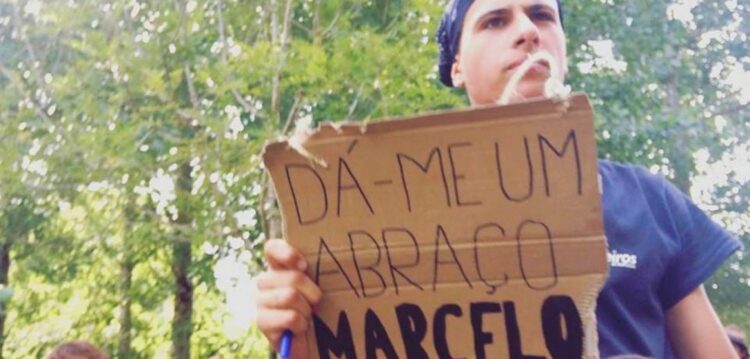 Marcelo vestiu a farda de escoteiro em Leiria e tirou “marselfies” (com galeria)