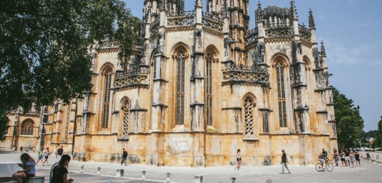 Níveis de ruído junto ao Mosteiro da Batalha baixam 20% com muro