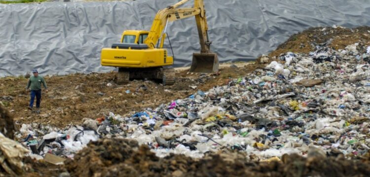 Tarifa do lixo pode aumentar até 85% em três anos