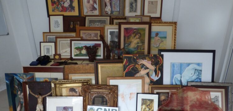 GNR de Porto de Mós recupera 194 artigos furtados em feira de antiguidades