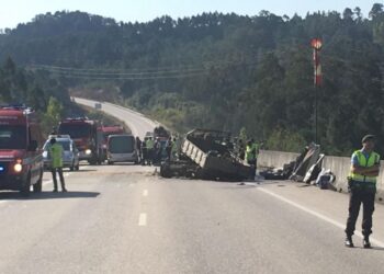 Seis mortos confirmados em acidente entre viaturas de mercadorias perto do Louriçal (Em actualização)