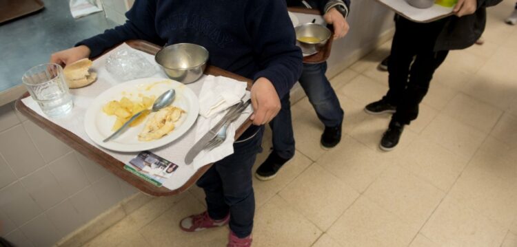 Graves deficiências no serviço de refeições na escola da Batalha