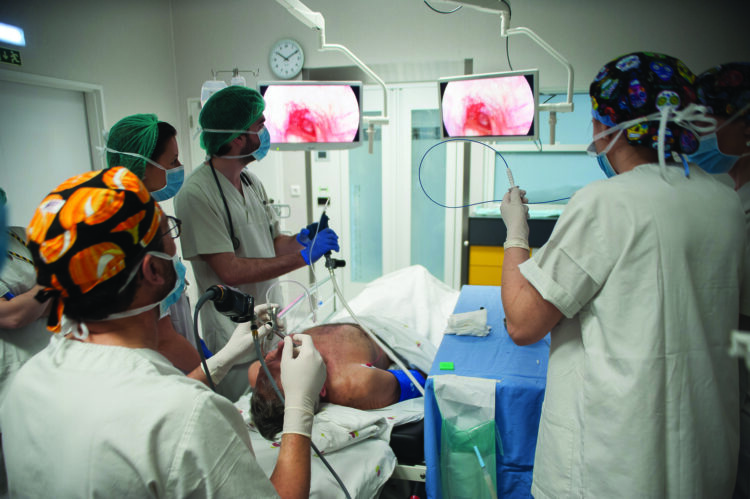 Hospital de Leiria escolhido para tratar doente crítica vinda da Madeira