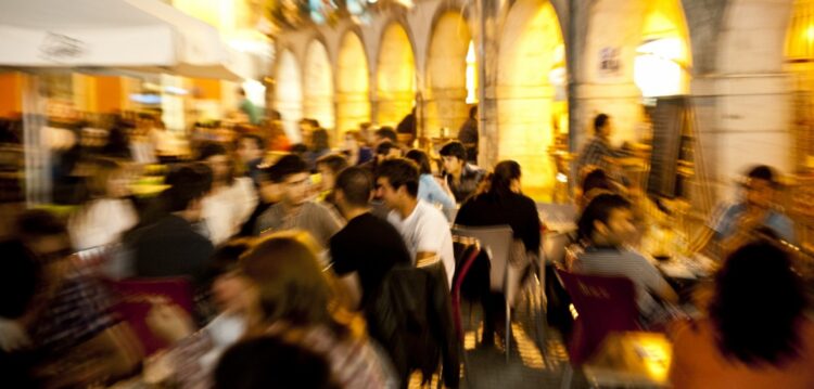 Leiria quer reduzir horário dos bares até às duas da manhã ao fim-de-semana