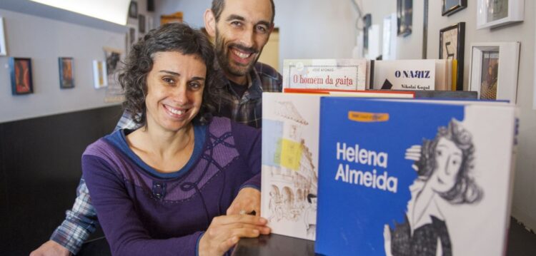 A Barca do Inferno que é uma máquina de fazer livros