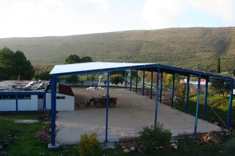 Em Mira de Aire, a carolice está a erguer o ginásio da escola