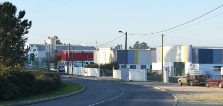 Investimentos de dez milhões de euros na zona industrial de Ourém criam 250 empregos