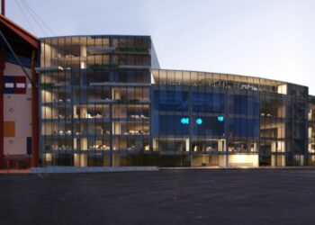 Quinze anos depois da inauguração, há projecto para concluir o estádio