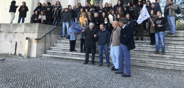 Greve de funcionários judiciais encerra tribunais na Comarca de Leiria