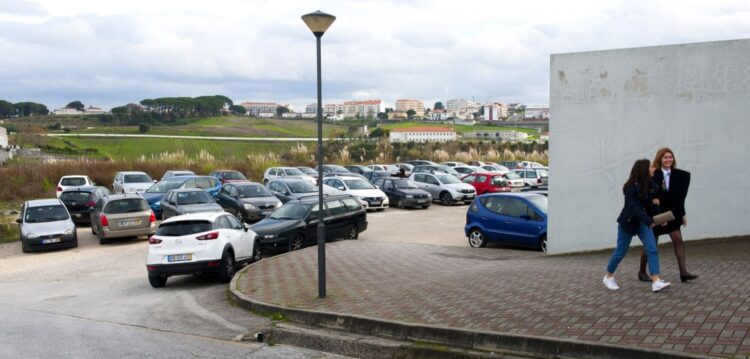 Politécnico de Leiria suspende aquisições por falta de orçamento