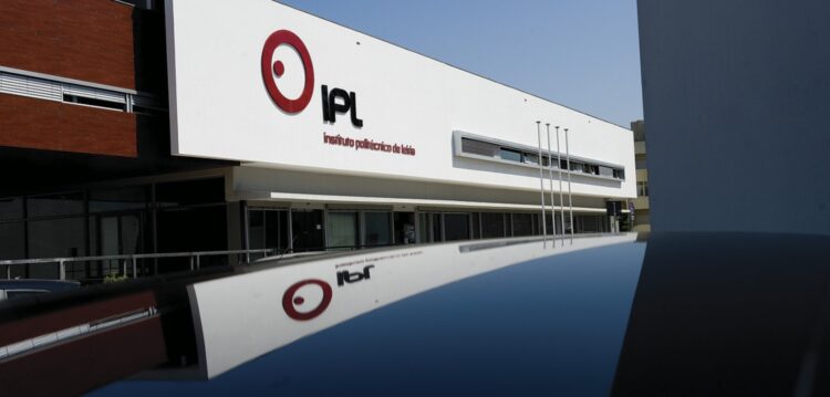 Politécnico de Leiria suspende aquisições por falta de verbas